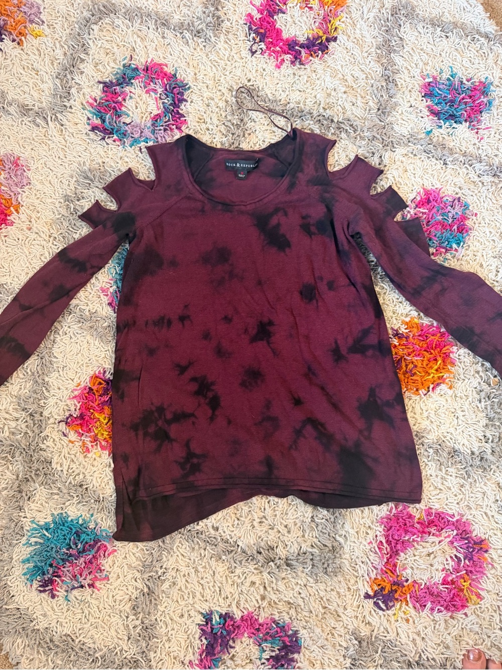 Rock and Republic Burgundy Tie-Dye Cut Out Shoulder Long Sleeve Top